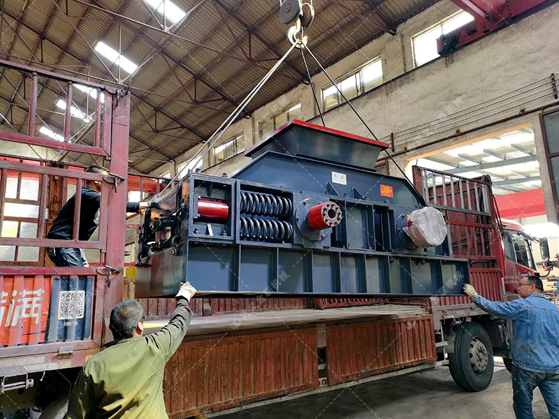 大型對輥制砂機(jī) 1208型制砂機(jī)發(fā)往內(nèi)蒙古